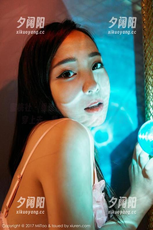 蜜桃社 - 看这里：韩贝贝的礼服原图，一穿上去，我差点想回家换成睡衣！