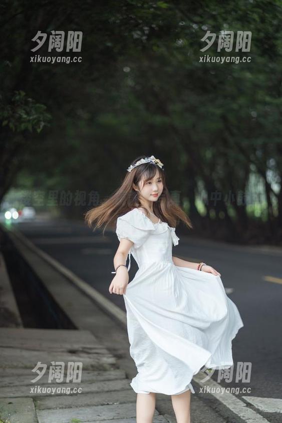 镂空里的视角，镜酱的写真，心中小鼓点在敲呀。