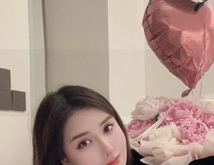 微密圈 – 哈哈！阿色把蓝色妖姬放进免费图册里，一不小心成了全民福利！
