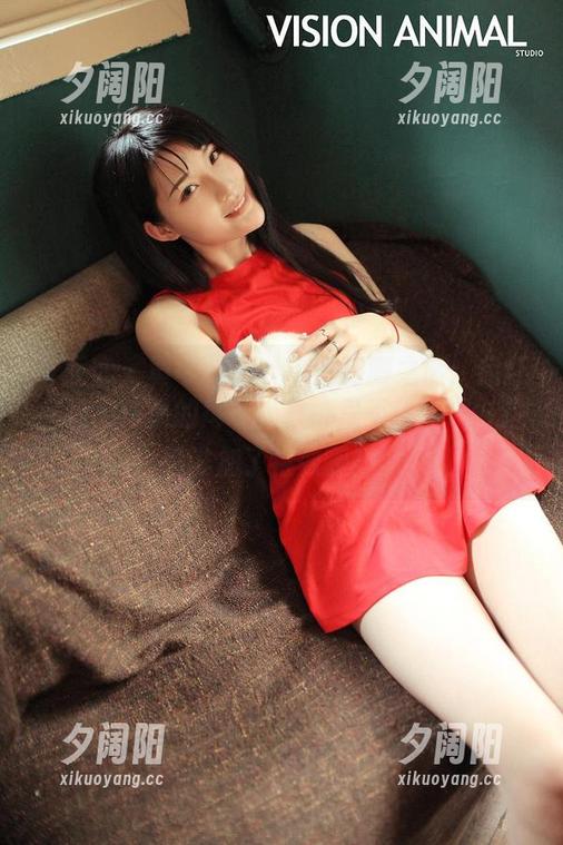 青豆客 - 黄可christine制服之旅：我盯着这组作品的每一帧，心里不停闪现‘这是谁加了特效啊！’
