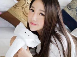 青豆客 – 看黄可christine的体操服，别说美图太可爱，壁纸太实用！