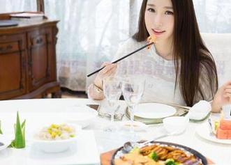 魅妍社 – 原图里的小热巴，连衣裙飘逸得像她对我说“来吧，分享我的美丽！”