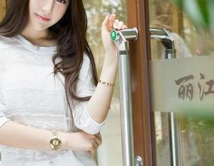 魅妍社 – 在线看白沫，制服图片好像有点什么……