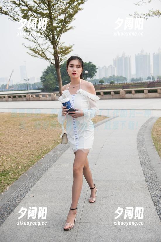 魔镜街拍 - 我觉得我见到了工作的另一种美，婷婷黑丝日常合集，赶紧下载！