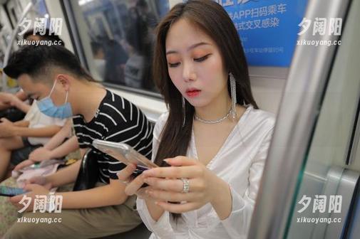 魔镜街拍 - 当寒风遇上婷婷，最新写真集“极品肉丝”也可以成为热点话题。